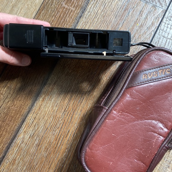 Vivitar 110 Camera with Case Vintage - Picture 9 of 15